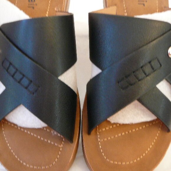 SelenePair Women's Flat Slide Low Wedge Black Open Toe Straps Sandals-Size 8-NIB - Picture 2 of 8